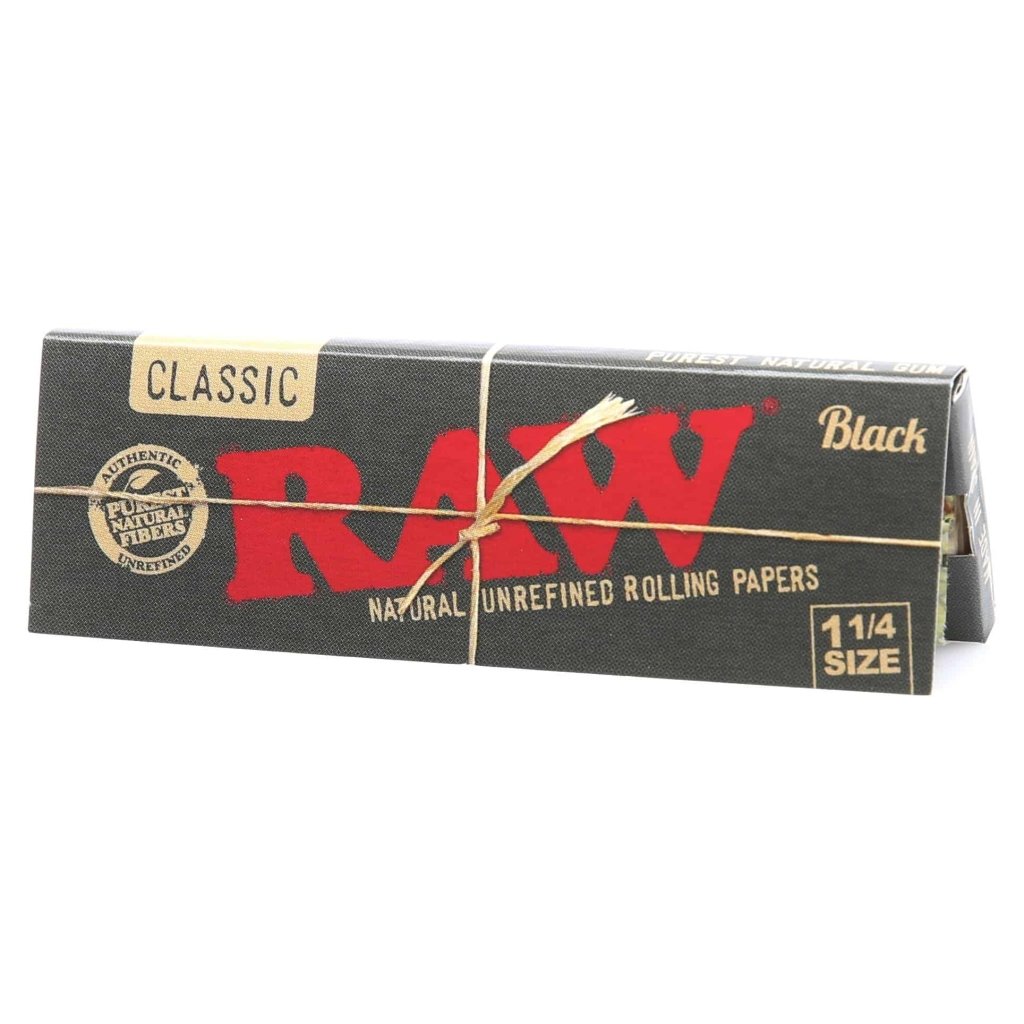 RAW Black 1 1/4 Rolling Papers product image | Puff N' Fly